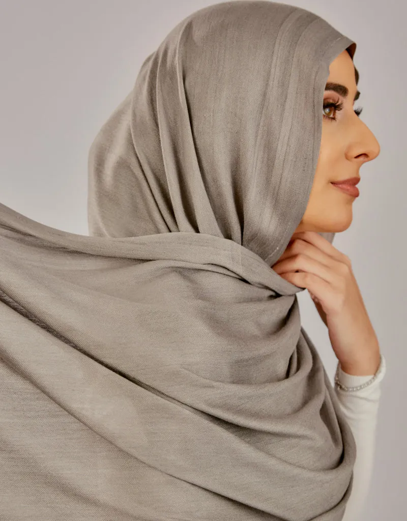 Modelle Twisted Scarves - Shades of Dark Nude